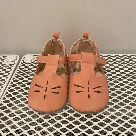 Carters ballerina shoes - size 9- 12 months - Picture 3 of 3